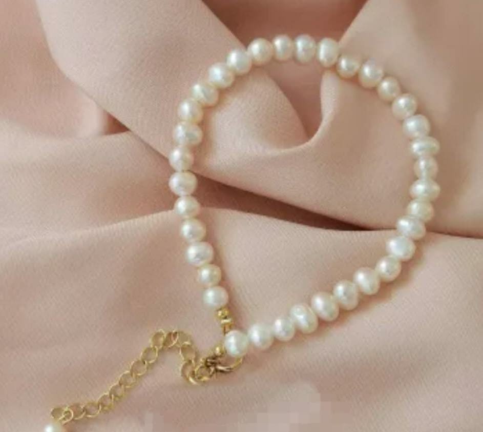 Elegant Pearl Bracelet - Image 4