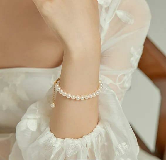 Elegant Pearl Bracelet - Image 2