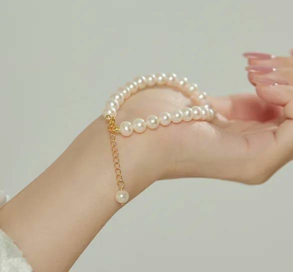 Elegant Pearl Bracelet