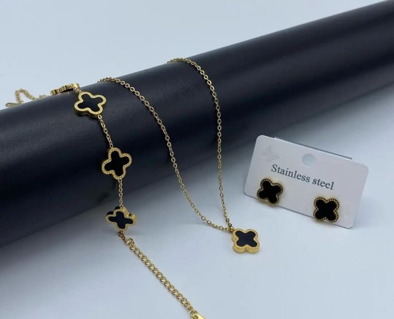 Fancy Beautiful LV Branded Stainless Steel Combo Set - Image 3