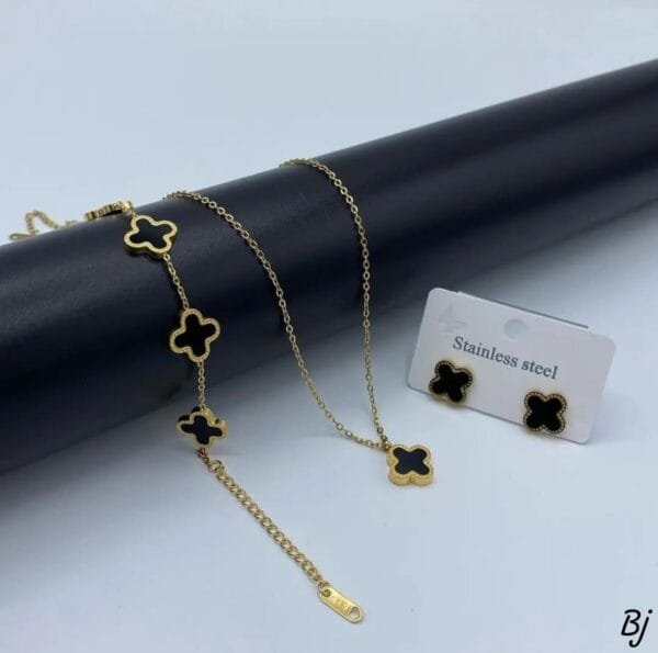 Fancy Beautiful LV Branded Stainless Steel Combo Set - Image 7