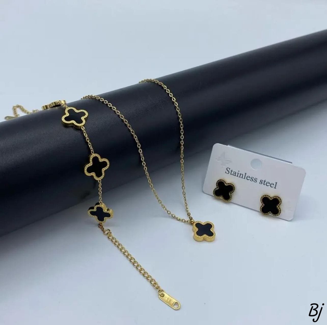 Fancy Beautiful LV Branded Stainless Steel Combo Set - Image 7