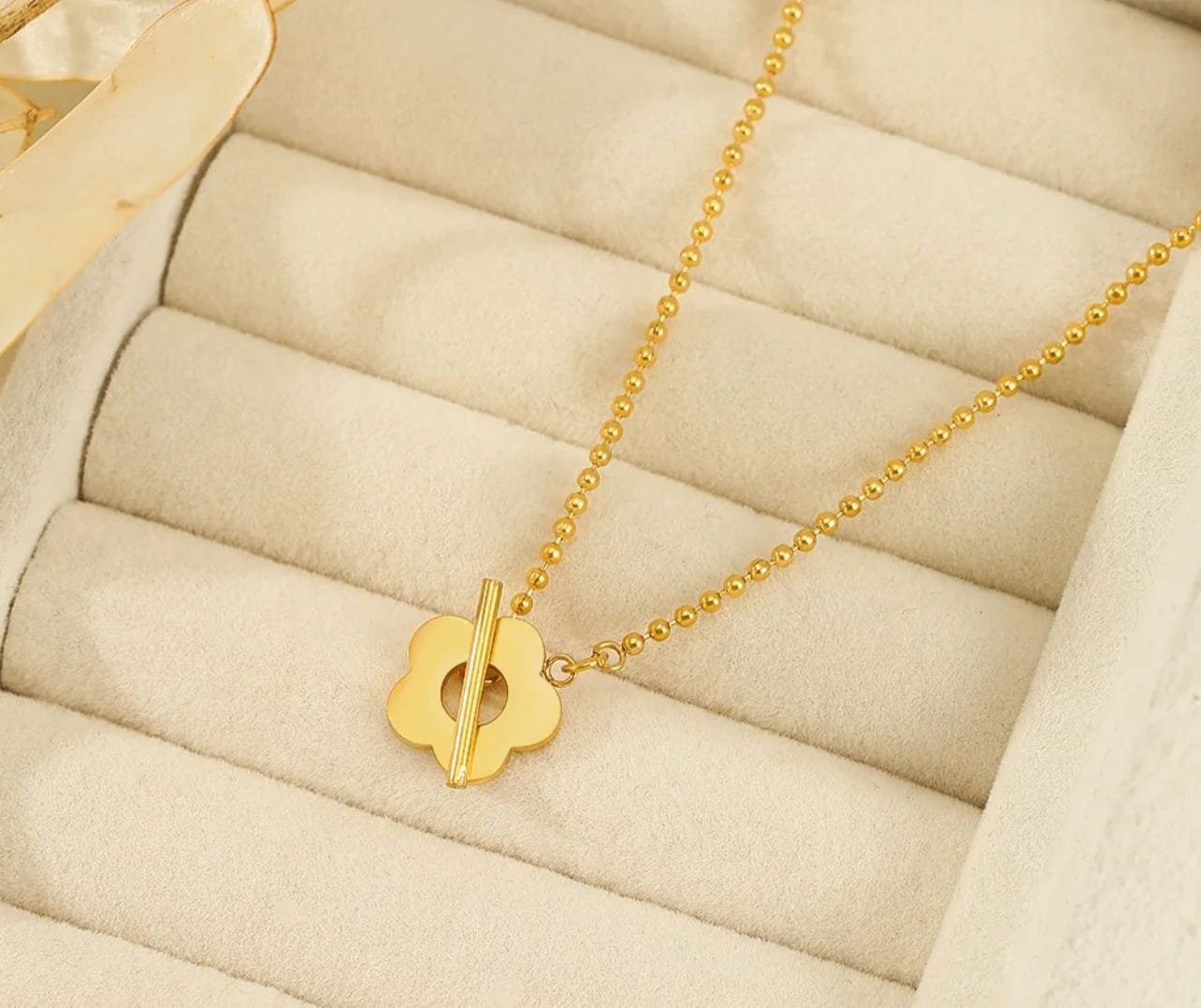 Fancy Beautiful Retro Flower Stainless Steel Up Down Pendants For Herπππ - Image 2