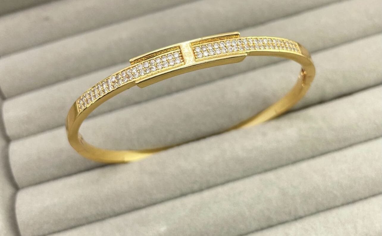 New Arrival๐ฅ๐ฅ๐ฅ Fancy Beautiful Tarnish Free Stainless Steel Zircon Daimond Handcuffs For Her๐๐๐ - Image 3